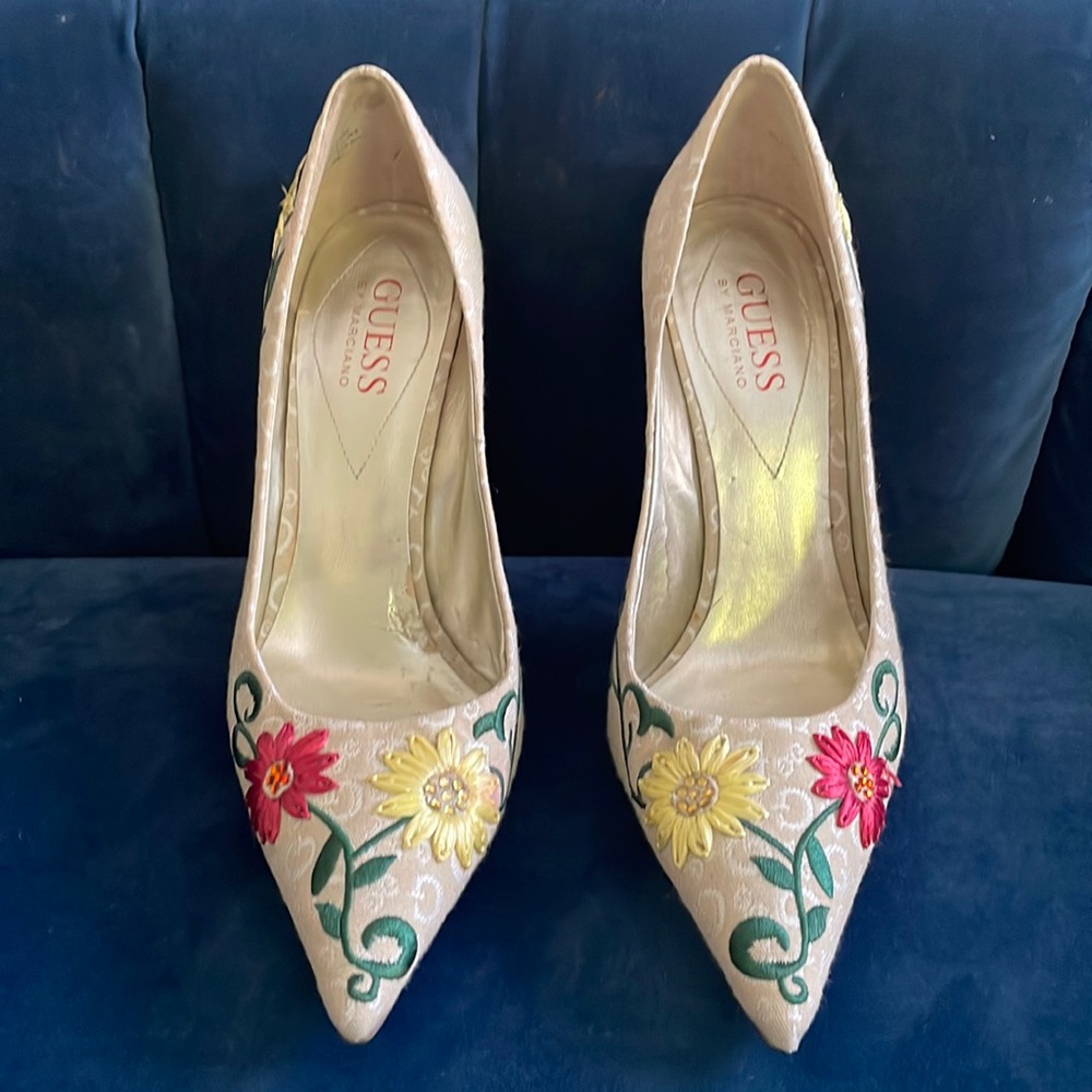Guess by Marciano size 8 pump, 4” heel